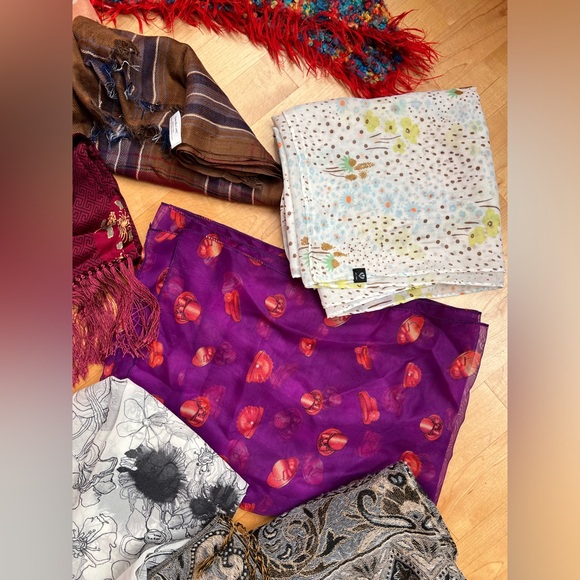 1️⃣2️⃣Lot of 12 Random Scarves-Varying Colors/Sizes/Brands/ Materials/Conditions - Picture 5 of 17